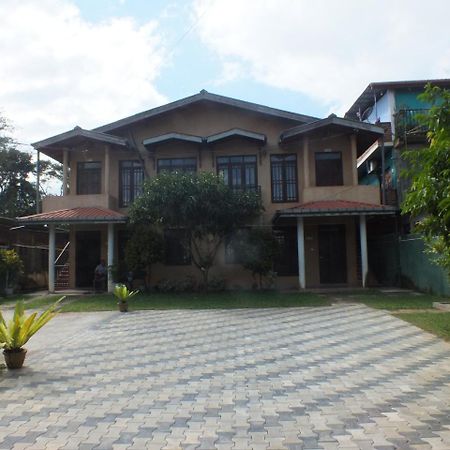 Hillsview Rest & Guest House 마탈레 외부 사진